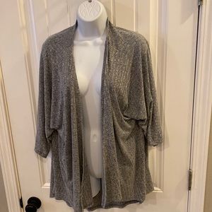 🔥5/$20🔥 LULAROE GREY COVER UP SWEATER